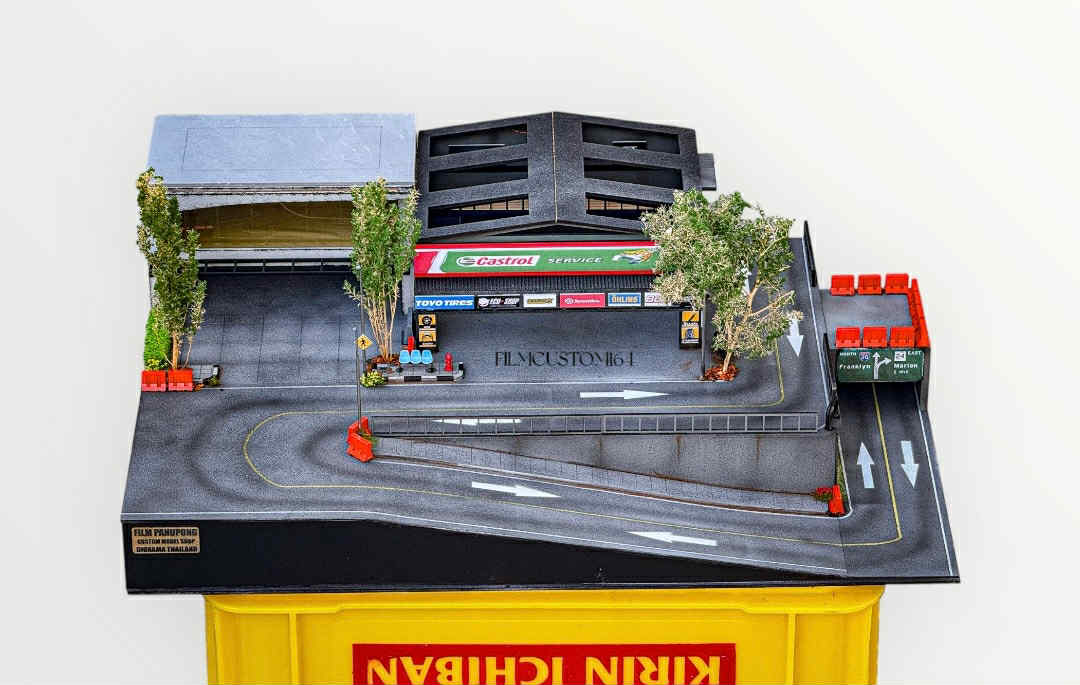 Showroom Garage Autoshop Diorama
