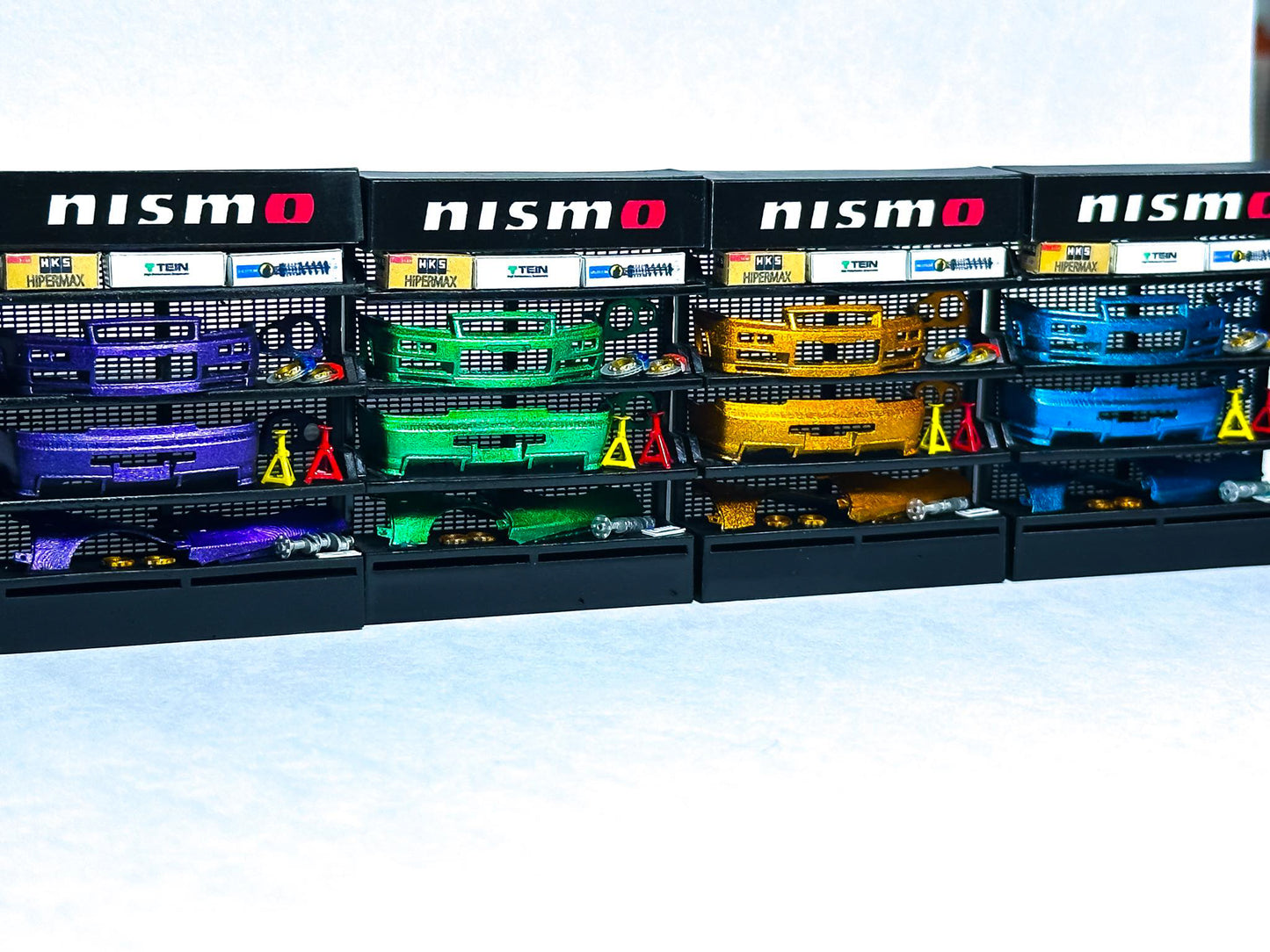 Gt-r Shelves Display